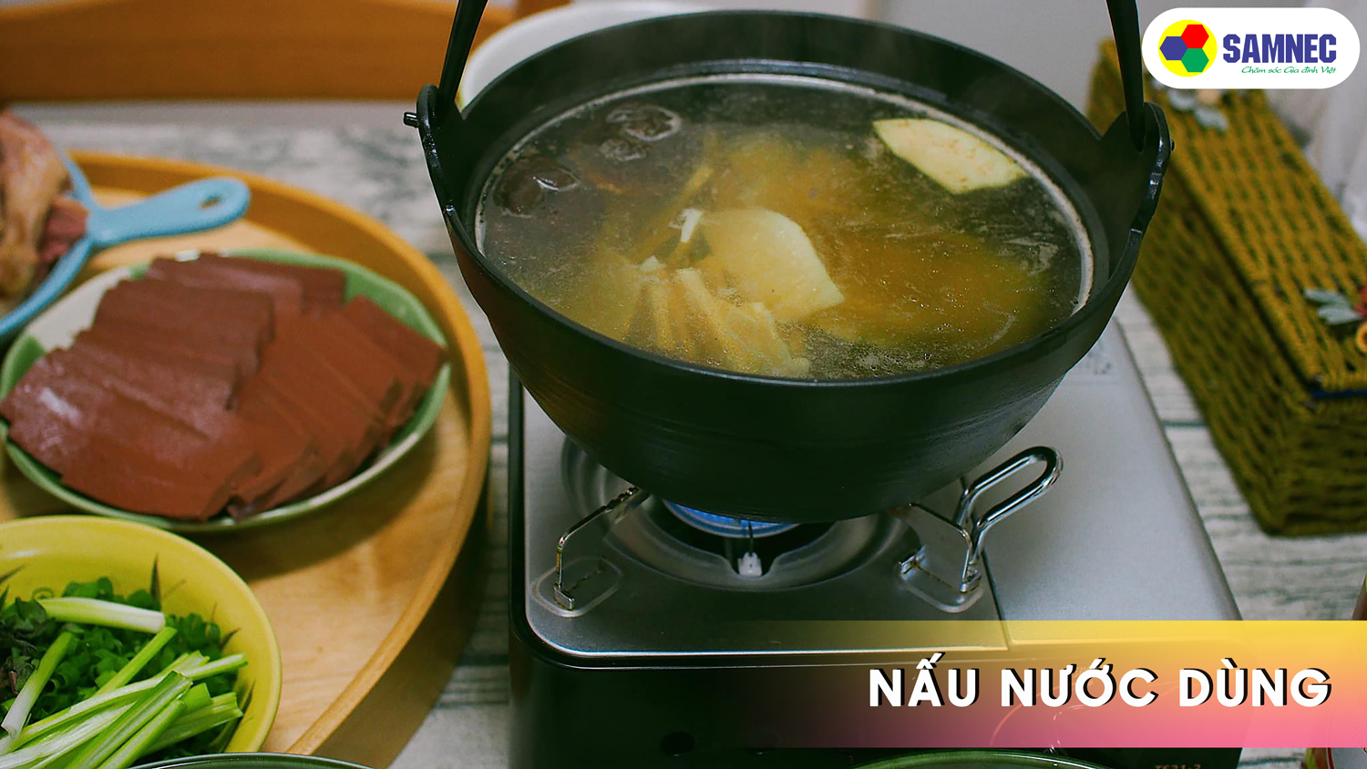 Nấu nước dùng