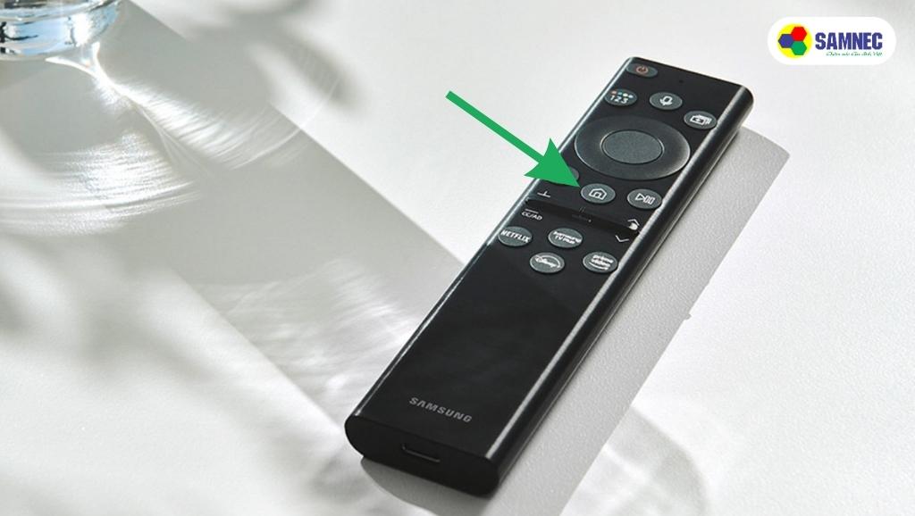 Giữ nút home trong khoảng năm giây