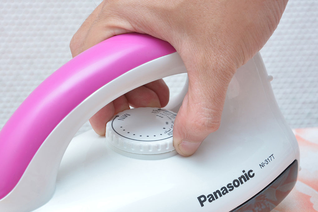 Bàn ủi khô Panasonic PABU-NI-317TXRA