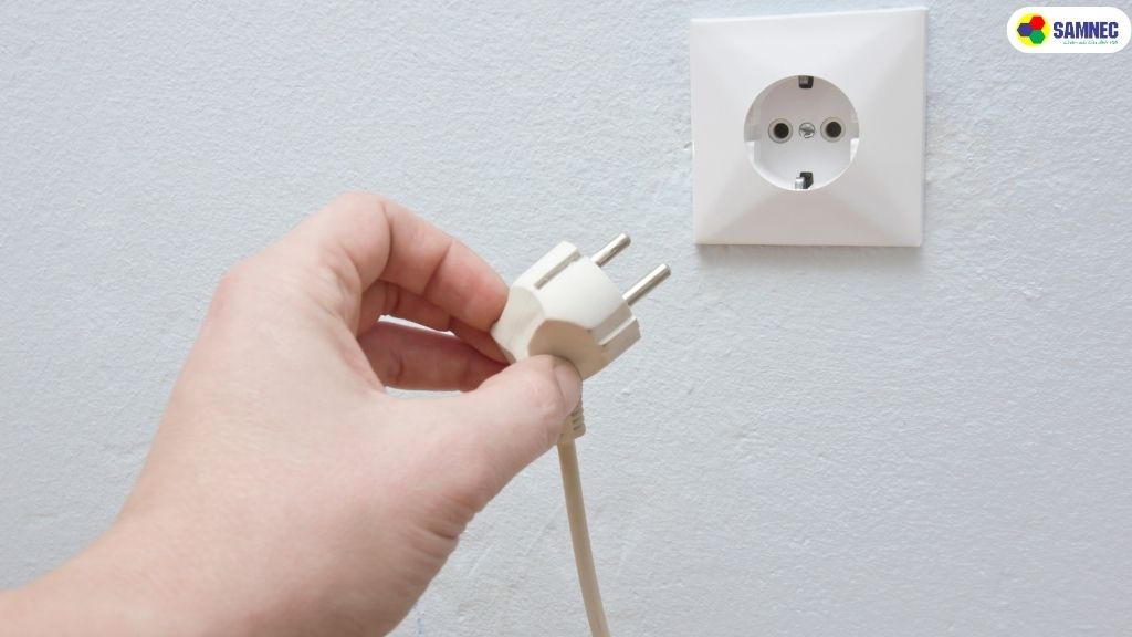 Cách 1: Ngắt kết nối nguồn điện 