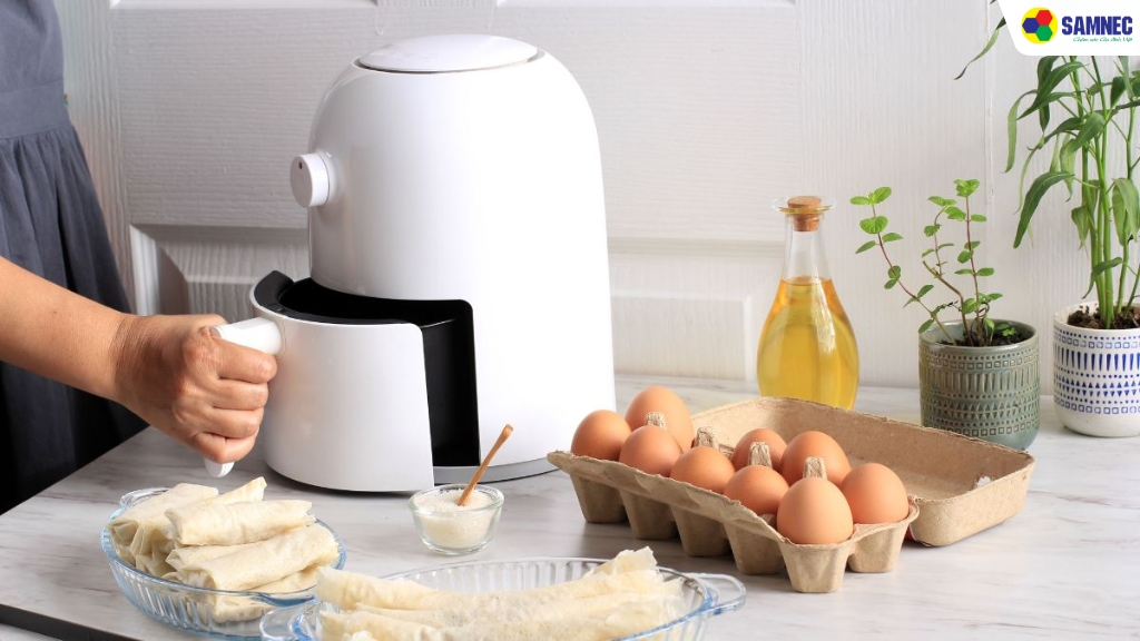 Hạn chế mở nồi chiên không dầu khi đang hoạt động