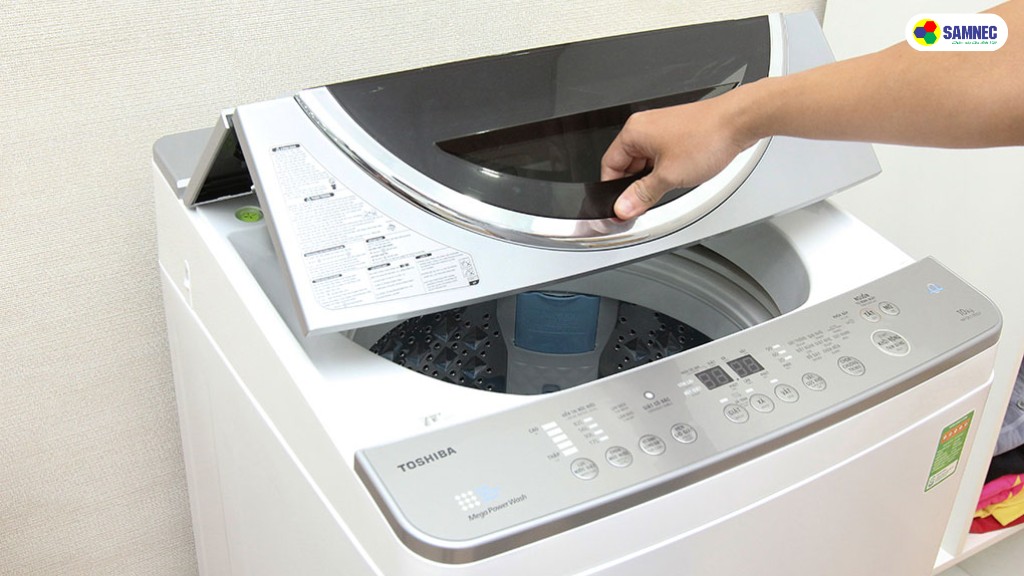 Cửa máy giặt Toshiba chưa được đóng kín